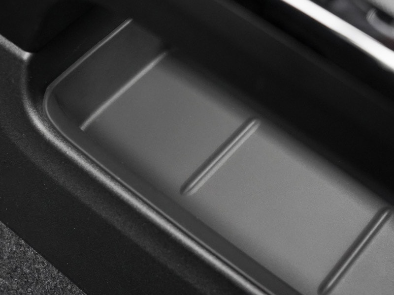 新型クロスビー MND1S HYBRID MZ 専用 センターコンソールトレイ 下段 1P ブラック 防水ゴム素材｜スズキ SUZUKI XBEE 専用 内装 保護 パーツ オプション アクセサリー ドレスアップ インテリア コンソール 収納 滑り止め スマホ 小物置き 傷防止 社外【予約販売/5月30日頃入荷予定】