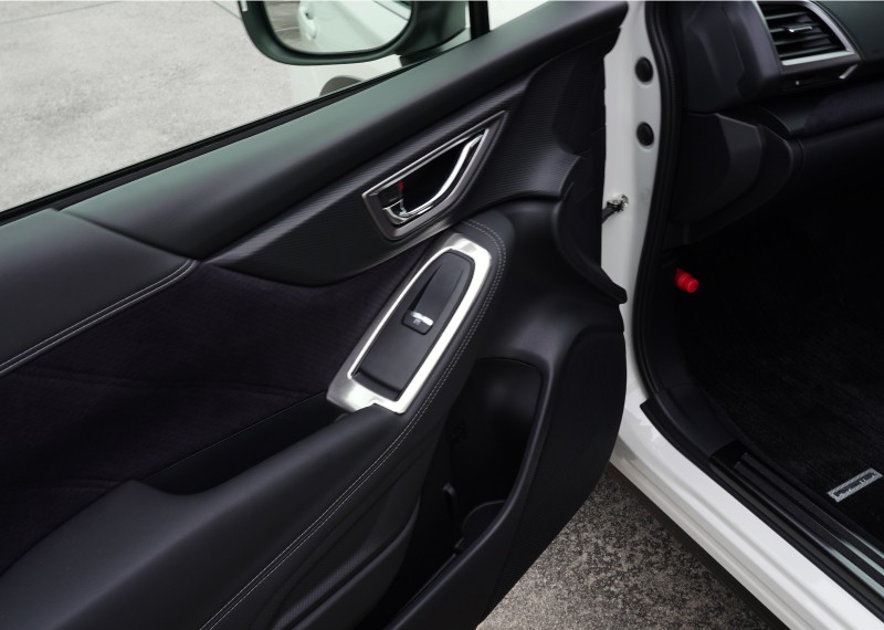 スバル純正 フォレスター  パワーウインドウスイッチパネル　カーボン調4点セット スバル純正 フォレスター パワーウインドウスイッチパネル