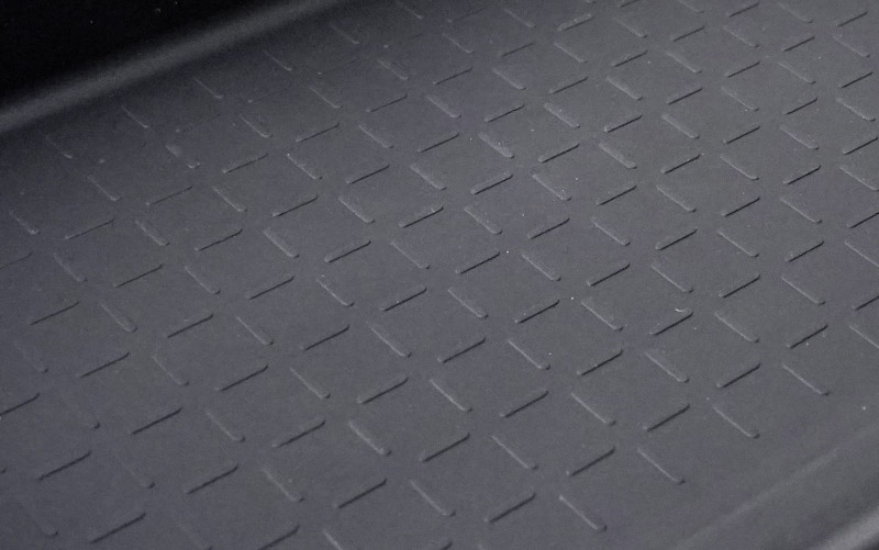 新型RAV4 60系 ディスプレイオーディオ背面トレイ 1P ブラック ゴムタイプ｜トヨタ TOYOTA ラヴフォー AXAN64 プラグインハイブリッド PHEV 対応 防水 水洗い アクセサリー 内装 便利グッズ オーディオ トレイ マット カバー 保護 社外【予約販売/6月10日頃入荷予定】