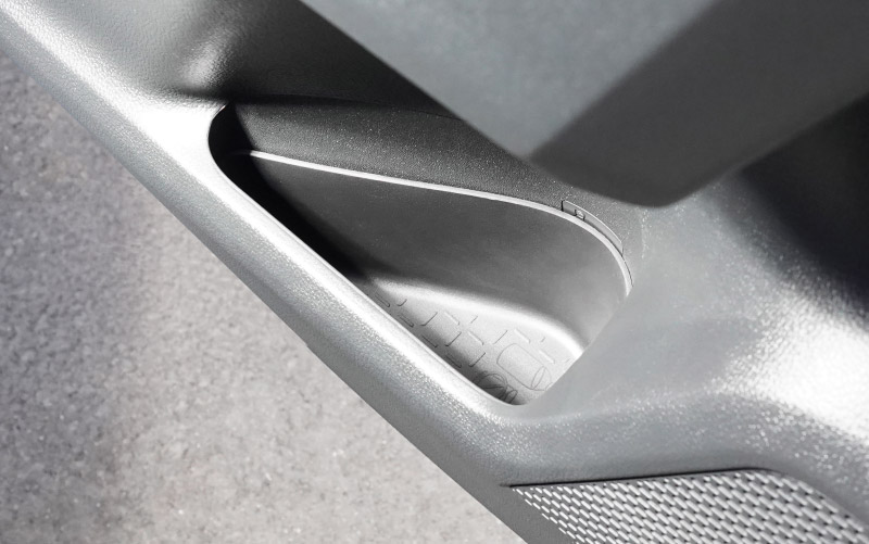 新型RAV4 60系 ボトルホルダー インナードア サイドドアポケット 下段 4P ブラック ラバータイプ ｜トヨタ TOYOTA ラヴフォー AXAN64 プラグインハイブリッド PHEV 対応 防水 水洗い アクセサリー 内装 インナー ドア カップ ホルダー ポケット トレイ カバー 保護 便利グッズ マット 社外【予約販売/6月10日頃入荷予定】