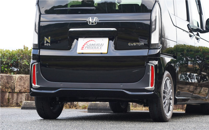 【アウトレット品】新型 N-BOXカスタム JF5 JF6 リアリフレクター ガーニッシュ 2P メッキ仕上げ｜ホンダ HONDA NBOX CUSTOM 専用 外装 リア カスタム パーツ アクセサリー 社外品 ドレスアップ