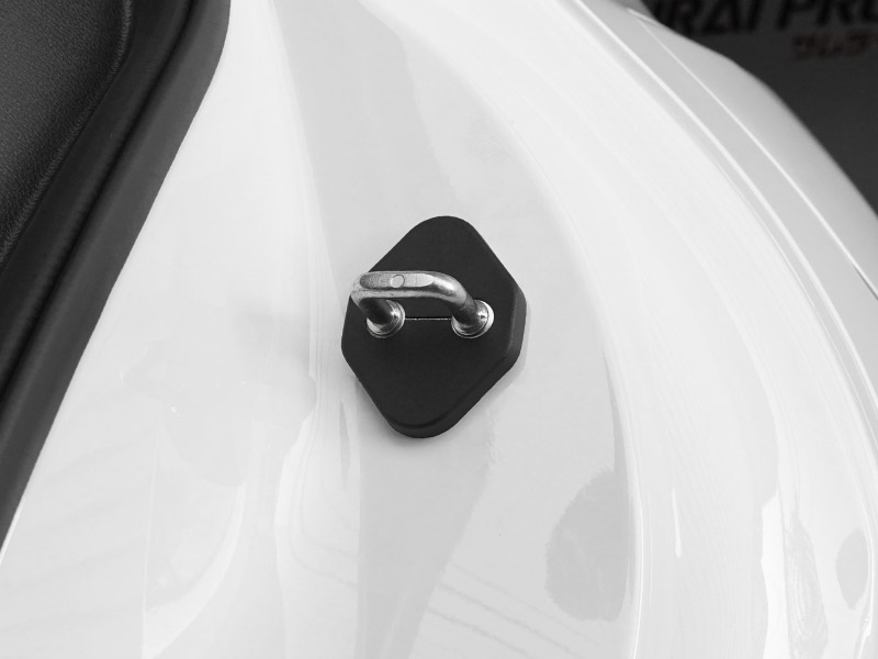 新型プリウス 60系 ドアストライカーカバー 4P PP ブラック 2026年マイナーチェンジ後対応｜トヨタ TOYOTA PRIUS 60 MXWH60 ZVW60 専用 内装 カスタム 保護パーツ ドアストッパーカバー ストライカーカバー ドレスアップ アクセサリー 社外品 エアロ【メール便対象/代引き・配達日時指定不可】【予約販売/8月30日頃入荷予定】