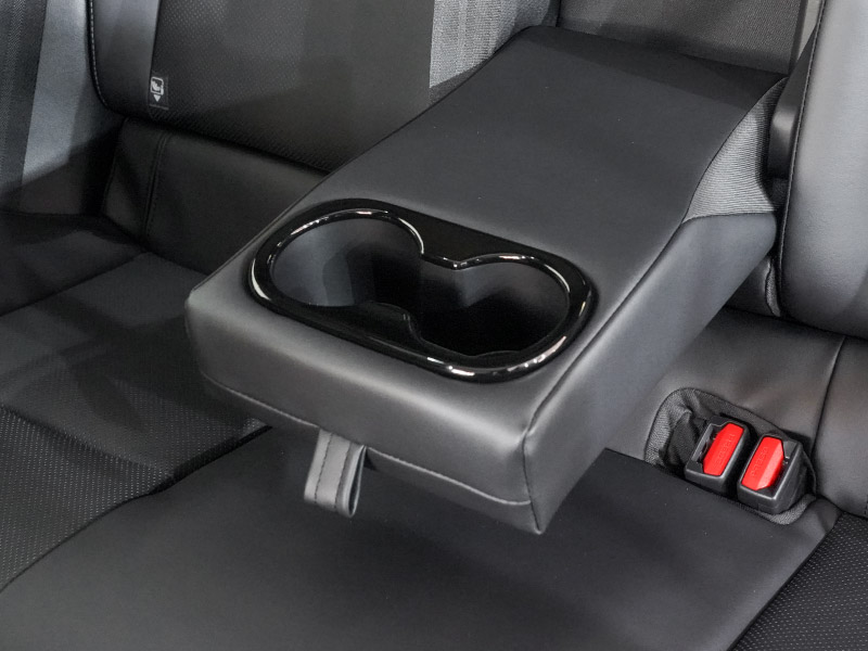 新型カローラクロス プリウス 60系 50系 共通 リアドリンクホルダーパネル 1P ピアノブラック｜トヨタ TOYOTA COROLLA CROSS 2026年マイナーチェンジ後対応 PRIUS 専用 カスタム パーツ ドレスアップ アクセサリー インテリア 社外 保護 【メール便対象/代引き・配達日時指定不可】