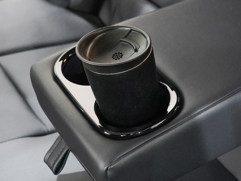 新型カローラクロス プリウス 60系 50系 共通 リアドリンクホルダーパネル 1P ピアノブラック｜トヨタ TOYOTA COROLLA CROSS 2026年マイナーチェンジ後対応 PRIUS 専用 カスタム パーツ ドレスアップ アクセサリー インテリア 社外 保護 【メール便対象/代引き・配達日時指定不可】