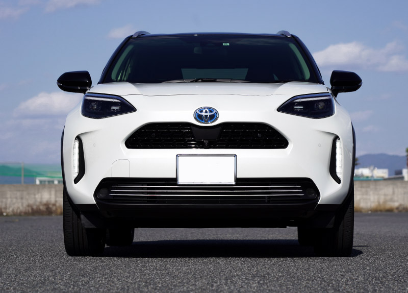 新型ヤリスクロス ロアグリルガーニッシュ 鏡面仕上げ 3P｜トヨタ TOYOTA YARIS CROSS 専用 外装 フロント グリル カスタム パーツ ドレスアップ アクセサリー 社外品 オプション エアロ