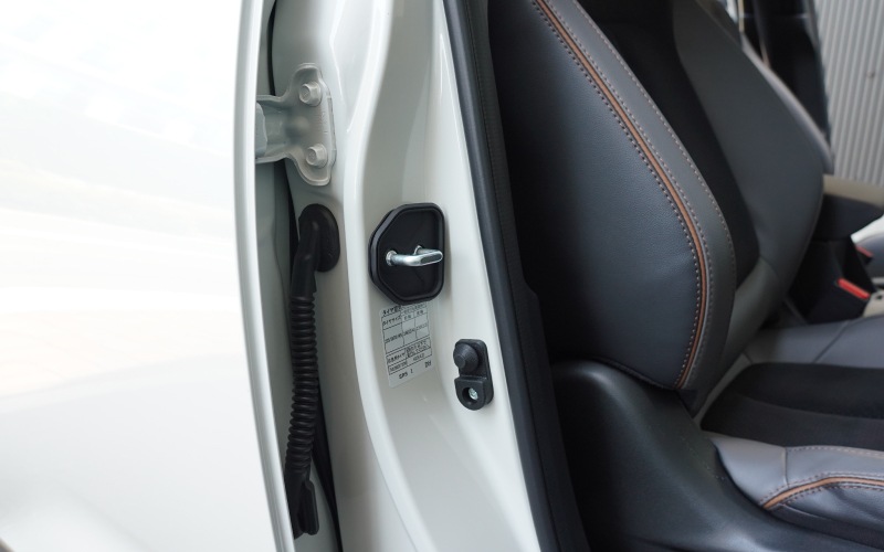 新型フォレスター SL系 フォレスター SK系 クロストレック GU系 共通 ゴムタイプ ドアストライカー 4P ブラック｜SUBARU スバル FORESTER CROSSTREK カスタム パーツ ドレスアップ アクセサリー オプション 外装 カー用品 社外 保護 傷防止 キズ隠し【メール便対象/代引き・配達日時指定不可】
