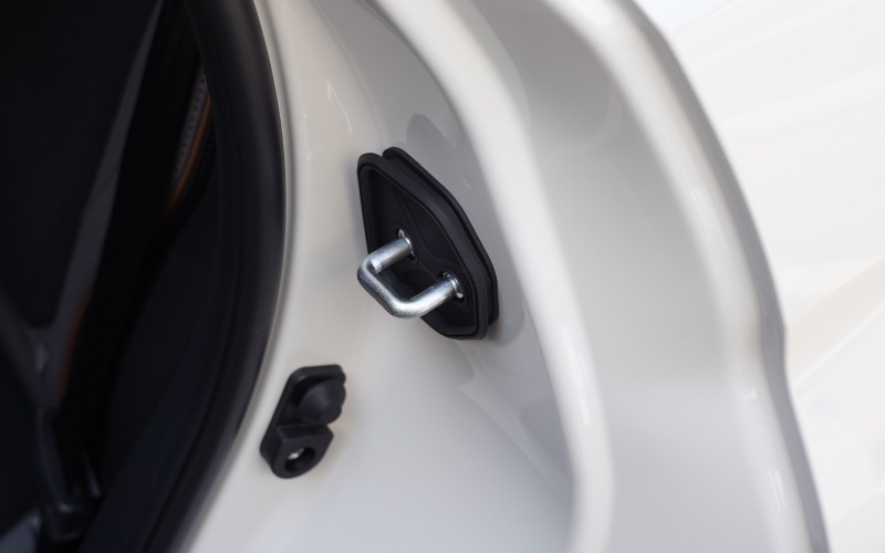 新型フォレスター SL系 フォレスター SK系 クロストレック GU系 共通 ゴムタイプ ドアストライカー 4P ブラック｜SUBARU スバル FORESTER CROSSTREK カスタム パーツ ドレスアップ アクセサリー オプション 外装 カー用品 社外 保護 傷防止 キズ隠し【メール便対象/代引き・配達日時指定不可】