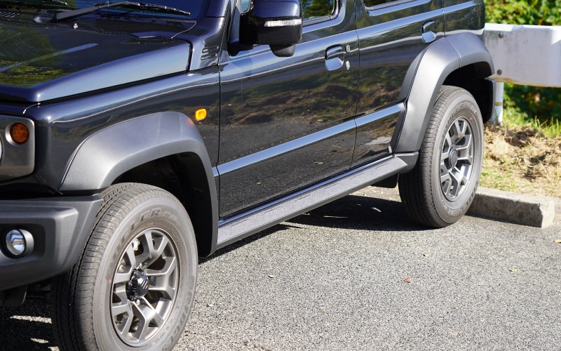 ジムニーノマド JC74W サイドリップガーニッシュ 4P ラプター塗装 ブラック｜スズキ SUZUKI JIMNY JC74 NOMADE 専用 カスタム 外装 サイド ドア パーツ ドレスアップ オプション アクセサリー 社外