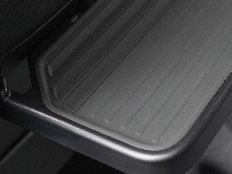 新型クロスビー MND1S HYBRID MZ 専用 パーソナルテーブルマット 2枚セット 防水 ブラック｜SUZUKI スズキ SPACIA XBEE 2025年～ 専用 内装 保護 パーツ アクセサリー オプション インテリア シートバック マット テーブル 社外