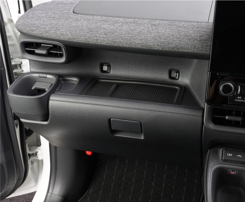 新型シエンタ 10系 助手席 アッパー オープントレイ カバー 1P ブラック｜トヨタ TOYOTA SIENTA 10 MXP系 MXPL10G MXPC10G MXPL15G 専用 内装 収納 カスタム インテリア ドレスアップ アクセサリー 社外品 エアロ【メール便対象/代引き・配達日時指定不可】