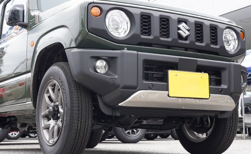 新型ジムニー JB64 5型 専用 フロントアンダーカバー ガーニッシュ 車体保護ゴム付き 1P シルバーヘアライン ｜スズキ SUZUKI JIMNY JB64W カスタム 専用 パーツ ドレスアップ アクセサリー 社外品 オプション エアロ【予約販売/6月30日頃入荷予定】