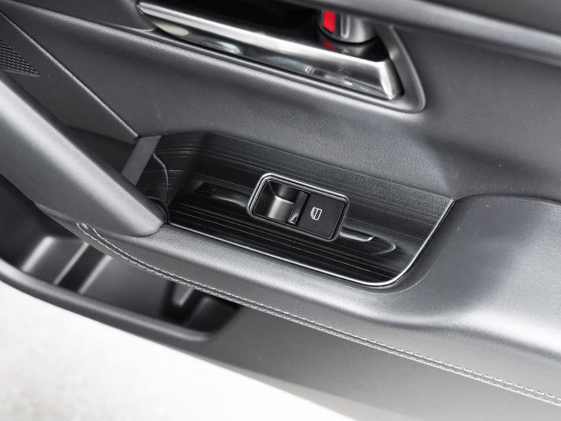 【販売準備中】新型CX-5 KM系 ウィンドウスイッチパネル 4P フロント・リアセット 選べる2カラー サテンシルバー ブラックヘアライン 2026年 フルモデルチェンジ専用 ｜MAZDA CX5 2026FMC KMYSDP 専用 アクセサリー 内装 サイドドア パーツ インテリア スイッチ カバー 社外 保護
