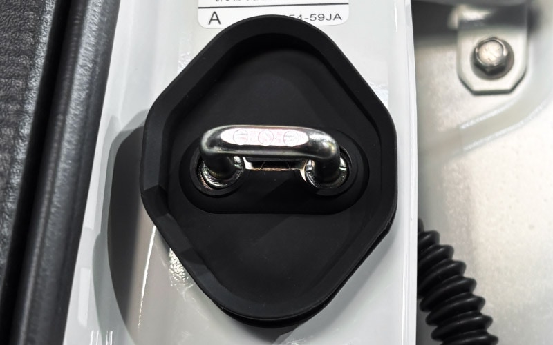 新型RAV4 60系 RAV4 50系 ゴムタイプ ドアストライカー 4P ブラック｜トヨタ TOYOTA ラブフォー AXAN64 内装 カスタム 保護パーツ ドアストッパーカバー ストライカーカバー ドレスアップ アクセサリー 社外品 オプション【メール便対象/代引き・配達日時指定不可】