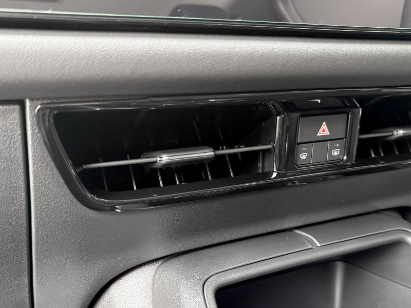 新型CX-5 KM系 センターエアコン吹き出し口パネル 1P ピアノブラック 2026年 フルモデルチェンジ専用 ｜MAZDA CX5 2026FMC KMYSDP 専用 アクセサリー 内装 エアコン インテリア パネル スイッチ カバー 社外 保護【予約販売/9月30日頃入荷予定】
