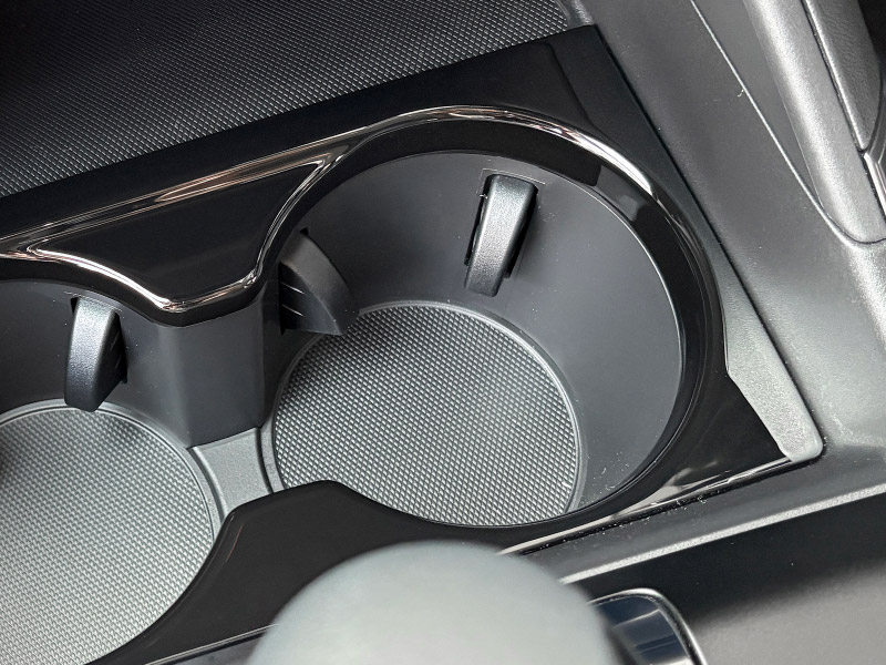 新型CX-5 KM系 フロントカップホルダーパネル 1P ピアノブラック 2026年 フルモデルチェンジ専用 ｜MAZDA CX5 2026FMC KMYSDP 専用 パーツ フロント ドリンクホルダー インテリア パネル インパネ 取り付け簡単 アクセサリー 内装 コップ トレイ カバー 保護 社外