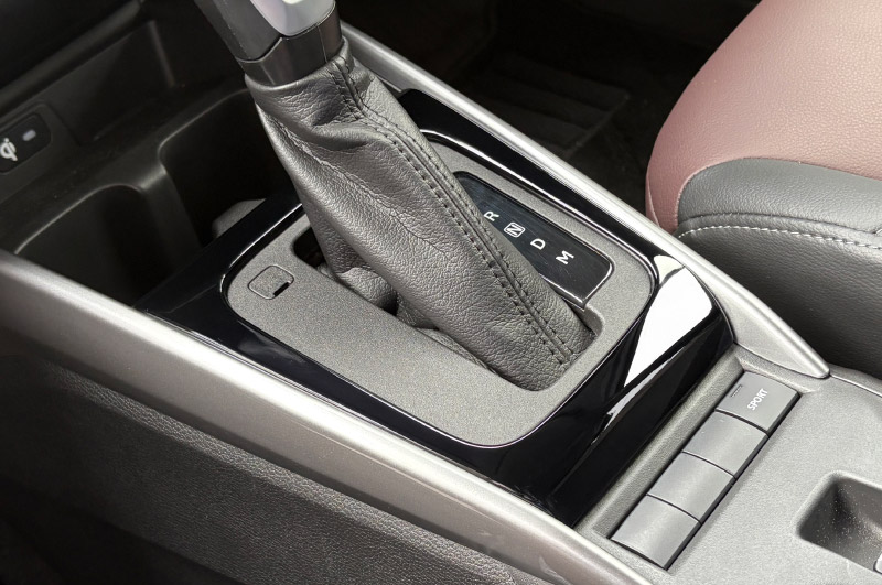 【アウトレット品】フロンクス シフトベース周りパネル 1P ピアノブラック｜スズキ SUZUKI FRONX WDB3S WEB3S 専用 カスタム パーツ ドレスアップ アクセサリー インテリア 社外