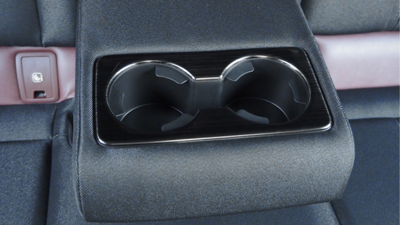 MX-30 ドリンクホルダーパネル リアカップ 1P 艶有ブラックヘアライン｜マツダ MAZDA MX30 アクセサリー 社外品 インテリア パネル 内装 カスタム 5AA-DREJ3P 専用 パーツ ドレスアップ オプション