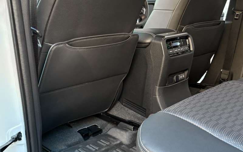 新型RAV4 60系 シートバックキックマット 運転席 助手席 2P ブラック｜トヨタ TOYOTA ラブフォー AXAN64 専用 プラグインハイブリッド PHEV 対応 カスタム パーツ ドレスアップ アクセサリー 内装 社外 保護 シート カバー マット プロテクター キックガード 傷防止 汚れ防止【予約販売/5月20日頃入荷予定】