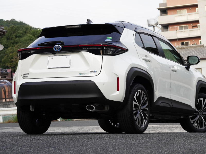 新型ヤリスクロス オーバル マフラーカッター スラッシュカット シルバー 1P 落下防止ワイヤ ストッパー付属｜トヨタ TOYOTA YARIS CROSS 専用 外装 リア マフラー カスタム パーツ ドレスアップ アクセサリー 社外品 エアロ オプション