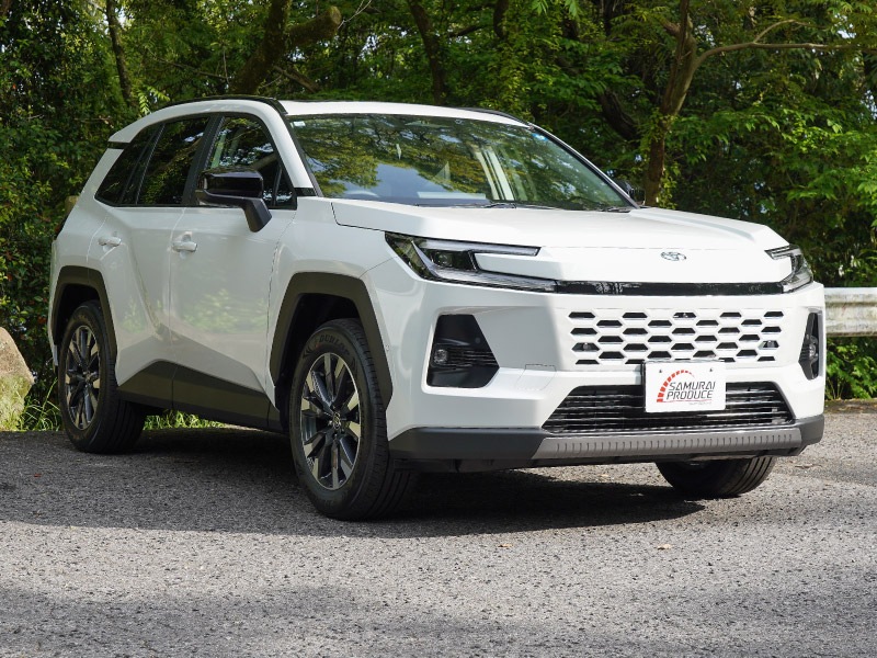 新型RAV4 60系 ロアグリルガーニッシュ 3P ブラック鏡面仕上げ ｜トヨタ TOYOTA ラブフォー AXAN64 専用 パーツ アクセサリー サイドリップ スカート スポイラー 社外【予約販売/7月10日頃入荷予定】