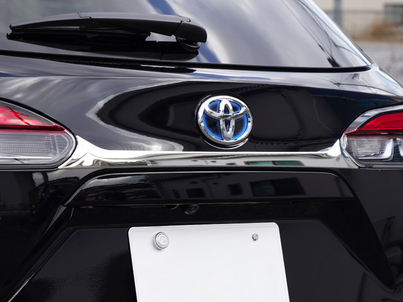 新型カローラクロス リアガーニッシュ 1P 鏡面仕上げ 2025年マイナーチェンジ後対応 ｜トヨタ TOYOTA COROLLA CROSS 6AA-ZVG11 3BA-ZSG10 6AA-ZVG15 カスタム 専用 外装 パーツ ドレスアップ アクセサリー 社外品 オプション エアロ