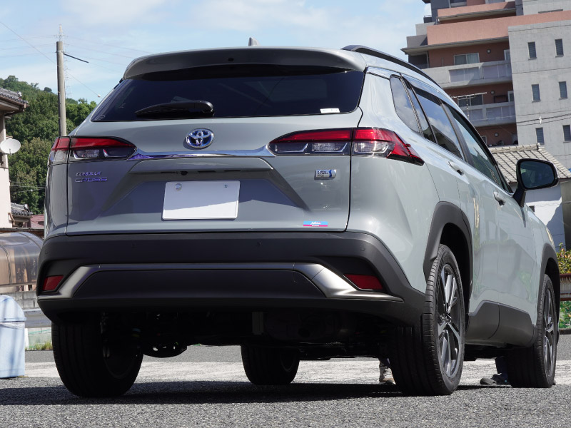 新型カローラクロス リアガーニッシュ 1P 鏡面仕上げ 2025年マイナーチェンジ後対応 ｜トヨタ TOYOTA COROLLA CROSS 6AA-ZVG11 3BA-ZSG10 6AA-ZVG15 カスタム 専用 外装 パーツ ドレスアップ アクセサリー 社外品 オプション エアロ