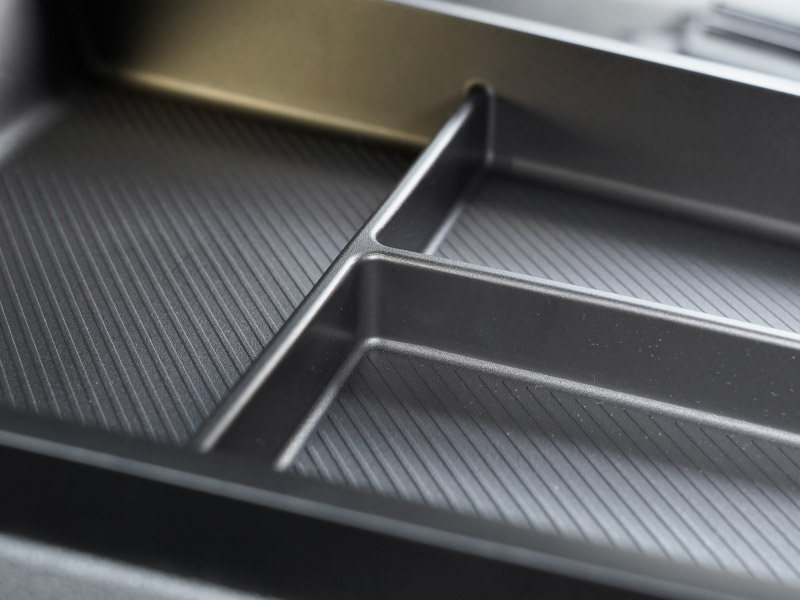 新型エクストレイル T33 センターコンソールロアボックストレイ 1P ブラック 2025年マイナーチェンジ後対応｜日産 NISSAN X-TRAIL 2025 専用 オプション インテリア パネル 内装 カー用品 社外 保護 収納 小物入れ 傷防止 キズ隠し【予約販売/5月20日頃入荷予定】