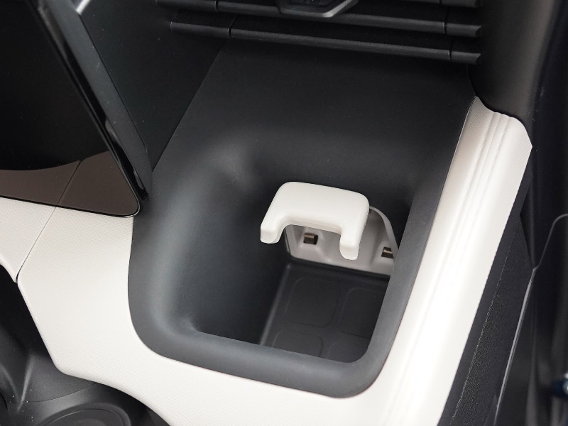 新型eKスペース ルークス 共通 運転席 助手席 インパネトレイカバー 2P ゴムタイプ ブラック 2025年フルモデルチェンジ後専用｜MITSUBISHI eK SPACE NISSAN ROOX 専用 パーツ 防水 ドリンクホルダー ボトルホルダー カバー アクセサリー マット 便利グッズ アイテム 滑り止め 小物入れ 収納 内装 社外【予約販売/7月30日頃入荷予定】