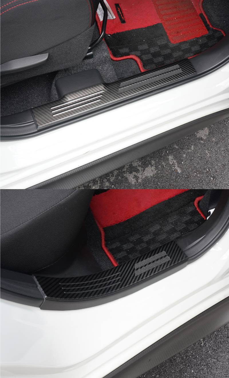 新型スイフト/スイフトスポーツ サイドステップ 内側スカッフプレート 4P 車体保護ゴム付き 選べる3カラー シルバーヘアライン ブラックヘアライン カーボン調｜SUZUKI スズキ SWIFT Swift Sport ZC ZD 専用 内装 保護 カスタム パーツ ドレスアップ アクセサリー 社外品