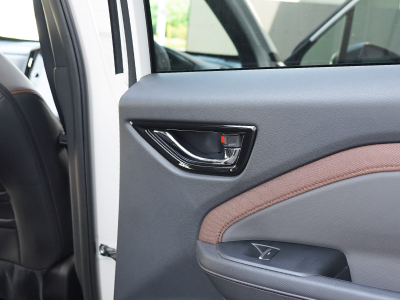 新型フォレスター SL系 リア左右インナードアハンドルパネル 2P ピアノブラック｜SUBARU スバル FORESTER 専用 パーツ ドレスアップ アクセサリー オプション リア カバー 内装 社外 カー用品 保護 傷防止 キズ隠し