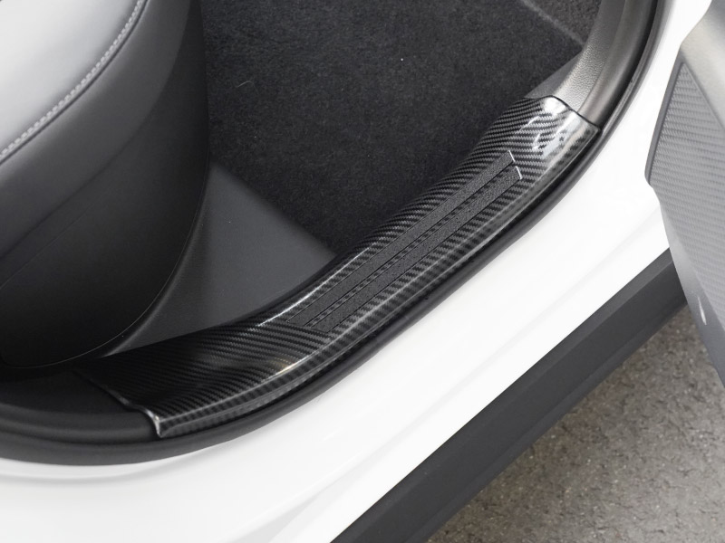 新型RAV4 60系 スカッフプレート サイドステップ内側 フロント・リアセット 4P 滑り止め付き カーボン調｜トヨタ TOYOTA ラブフォー AXAN64 専用 プラグインハイブリッド PHEV 対応 内装 足元 保護 パーツ アクセサリー ドレスアップ オプション 社外【予約販売/5月20日頃入荷予定】