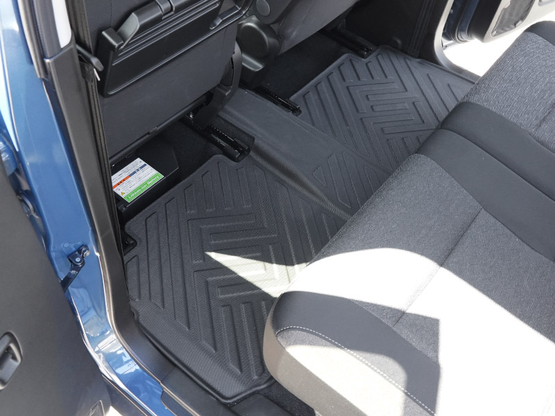 新型クロスビー MND1S HYBRID MZ 専用 フロアマット 3P ラバータイプ ブラック｜スズキ SUZUKI XBEE 2025年 専用 保護 パーツ 防水 フロント リア セット アクセサリー 内装 社外 立体 3Dマット ウェザーマット オールウェザー レジャー 水洗い【予約販売/8月10日頃入荷予定】