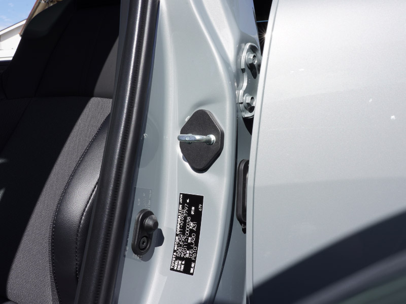 新型ハリアー 80系 ドアストライカーカバー 4P PP ブラック 2026年MC後対応｜トヨタ TOYOTA HARRIER 専用 内装 カスタム 保護パーツ ドアストッパーカバー ストライカーカバー ドレスアップ アクセサリー 社外品 エアロ オプション【メール便対象/代引き・配達日時指定不可】