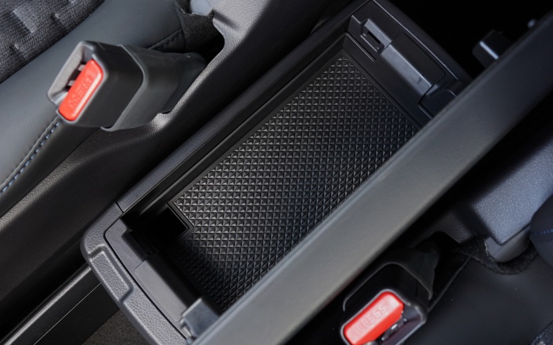 【アウトレット品】新型ヴォクシー ノア 90系 コンソールトレイ 1P ゴムマットタイプ/｜トヨタ TOYOTA VOXY NOAH 90 95 専用 内装 カスタム パーツ インテリア パネル テーブル ドレスアップ アクセサリー 社外品 オプション