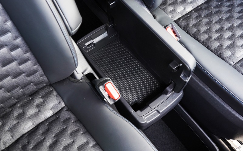 【アウトレット品】新型ヴォクシー ノア 90系 コンソールトレイ 1P ゴムマットタイプ/｜トヨタ TOYOTA VOXY NOAH 90 95 専用 内装 カスタム パーツ インテリア パネル テーブル ドレスアップ アクセサリー 社外品 オプション