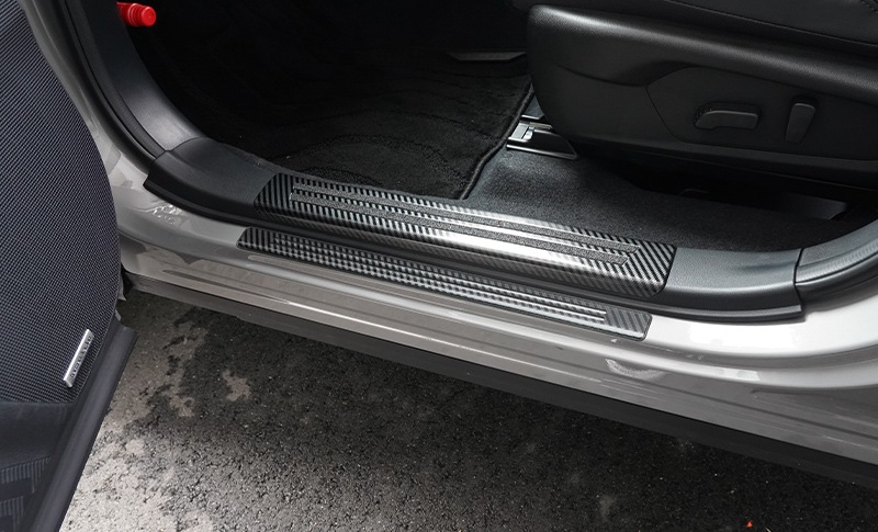 【セット割】新型フォレスター SL系 サイドステップ 内側＆外側 スカッフプレート 6P 保護パーツ2点セット カーボン調｜SUBARU スバル FORESTER 専用 内装 保護 カスタム パーツ ドレスアップ アクセサリー オプション 社外 足元 サイドシル