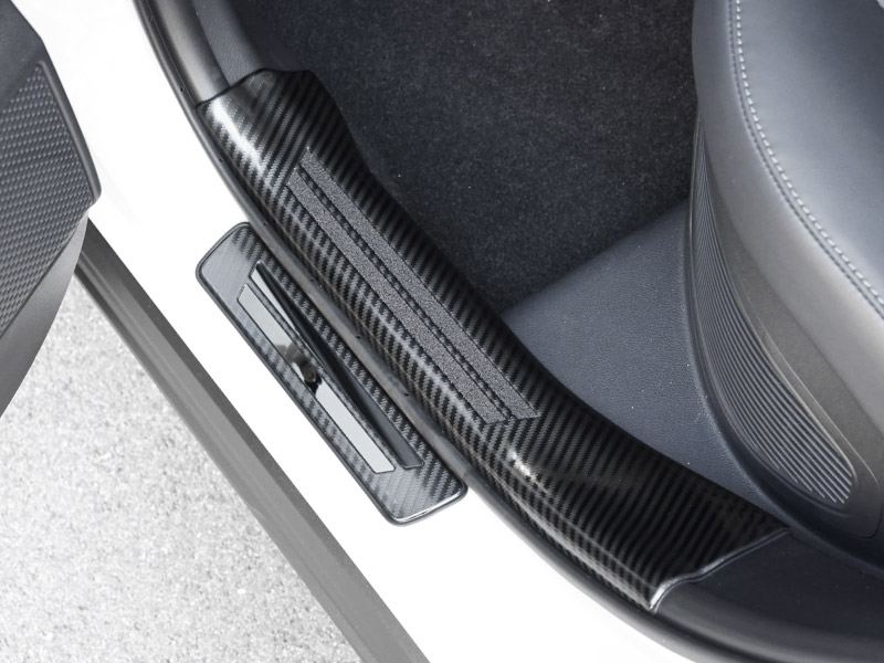 【セット割】新型RAV4 60系 スカッフプレート サイドステップ内側 ＆ 外側 8P 滑り止め付き カーボン調｜トヨタ TOYOTA ラブフォー AXAN64 専用 プラグインハイブリッド PHEV 対応 内装 足元 保護 パーツ アクセサリー ドレスアップ オプション 社外