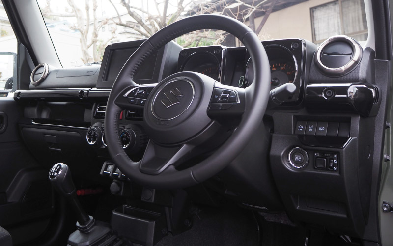 【アウトレット品】新型ジムニー JB64W 新型ジムニーシエラ JB74W ジムニーノマド JC74W センターパネル 6P ピアノブラック｜スズキ SUZUKI JIMNY JB64 JIMNY SIERRA JB74 1型 2型 3型 4型 5型 JIMNY NOMADE JC74 1型 専用 内装 カスタム パーツ ドレスアップ アクセサリー 社外品 オプション エアロ