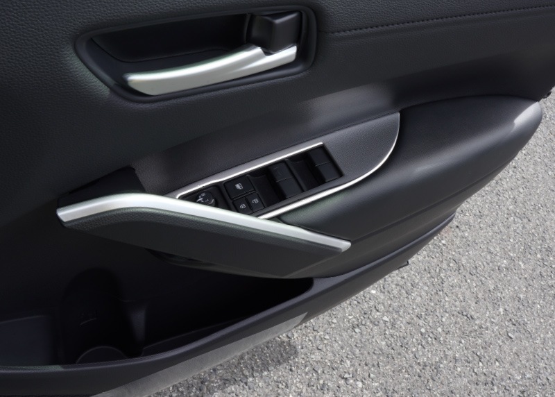 カローラスポーツ/カローラツーリング ウィンドウスイッチパネル 2P サテンシルバー｜トヨタ TOYOTA COROLLA SPORTS/TOURING 210系 カスタム 専用 パーツ ドレスアップ アクセサリー 社外品