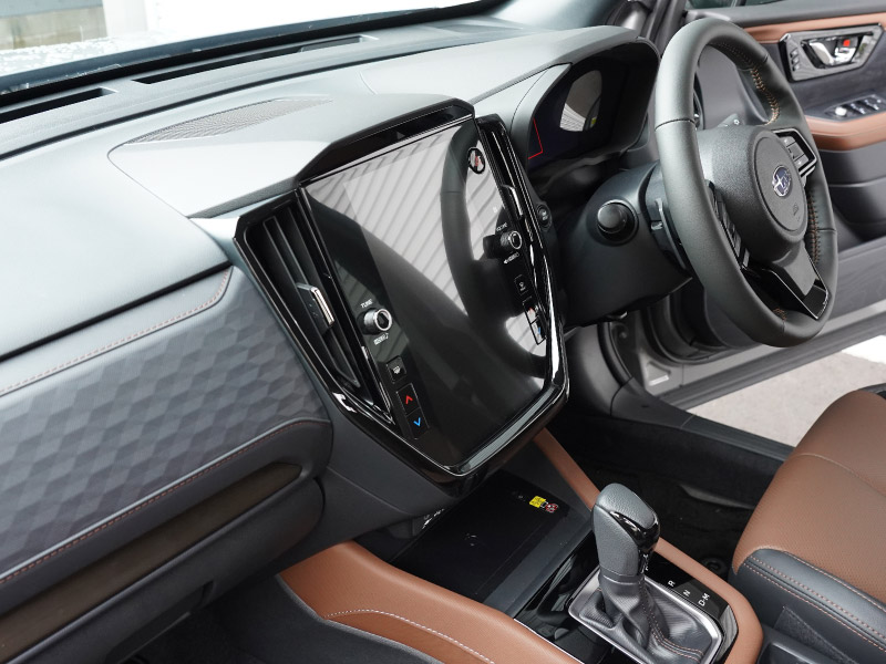 新型フォレスター SL系 センターモニター下パネル 1P ピアノブラック｜SUBARU スバル FORESTER 専用 パーツ ドレスアップ アクセサリー オプション インテリア パネル 内装 カー用品 社外