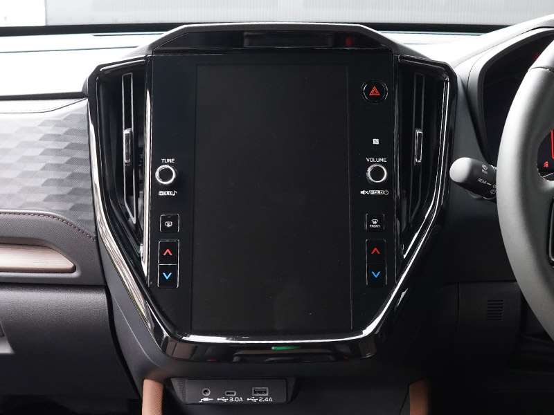 新型フォレスター SL系 センターモニター下パネル 1P ピアノブラック｜SUBARU スバル FORESTER 専用 パーツ ドレスアップ アクセサリー オプション インテリア パネル 内装 カー用品 社外