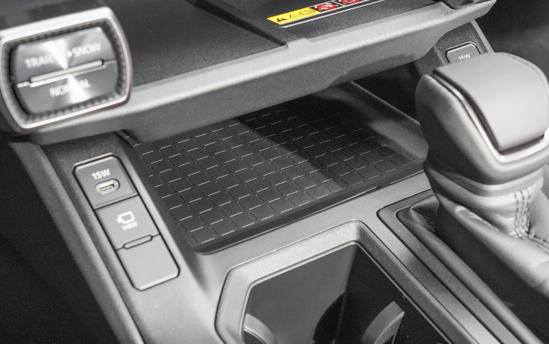 新型RAV4 60系 センタートレイマット ゴムタイプ 1P ブラック 防水｜トヨタ TOYOTA ラブフォー AXAN64 専用 プラグインハイブリッド PHEV 対応 インストセンタートレイ マット 保護パーツ アクセサリー 滑り止め 小物入れ 収納 内装 カー用品 社外 傷防止【メール便対象/代引き・配達日時指定不可】【予約販売/4月30日頃入荷予定】