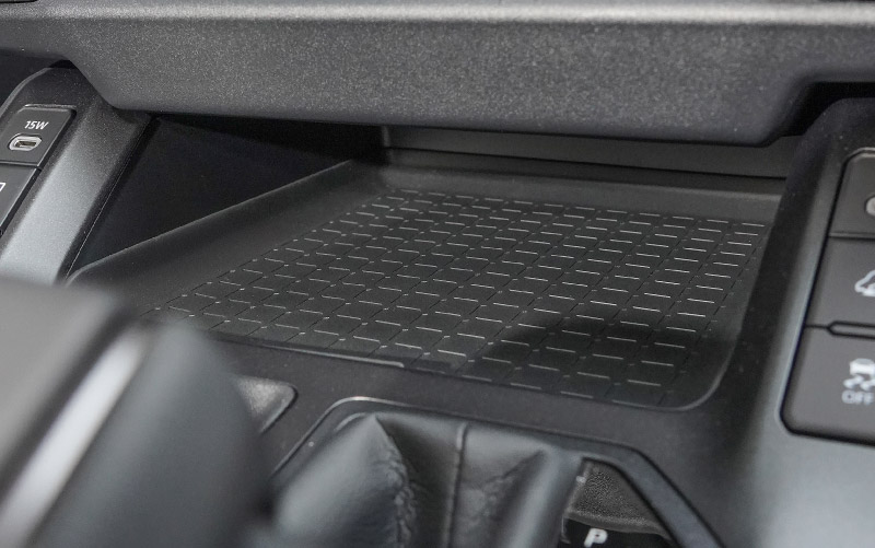 新型RAV4 60系 センタートレイマット ゴムタイプ 1P ブラック 防水｜トヨタ TOYOTA ラブフォー AXAN64 専用 プラグインハイブリッド PHEV 対応 インストセンタートレイ マット 保護パーツ アクセサリー 滑り止め 小物入れ 収納 内装 カー用品 社外 傷防止【メール便対象/代引き・配達日時指定不可】【予約販売/4月30日頃入荷予定】