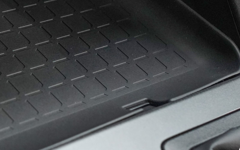 新型RAV4 60系 センタートレイマット ゴムタイプ 1P ブラック 防水｜トヨタ TOYOTA ラブフォー AXAN64 専用 プラグインハイブリッド PHEV 対応 インストセンタートレイ マット 保護パーツ アクセサリー 滑り止め 小物入れ 収納 内装 カー用品 社外 傷防止【メール便対象/代引き・配達日時指定不可】【予約販売/4月30日頃入荷予定】