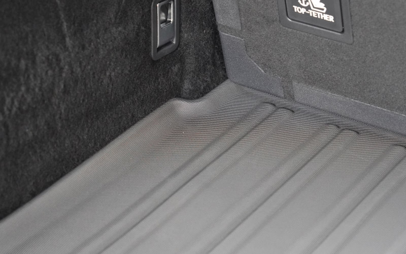 クラウンエステート ラゲッジマット ラバータイプ 1P ブラック｜TOYOTA トヨタ CROWN ESTATE RS Z AZSH39W AZSH38W 専用 カスタム パーツ ドレスアップ アクセサリー オプション 内装 カー用品 社外 トランク ラゲージ スペース 荷室 フロアマット 防水 保護 傷防止 キズ隠し