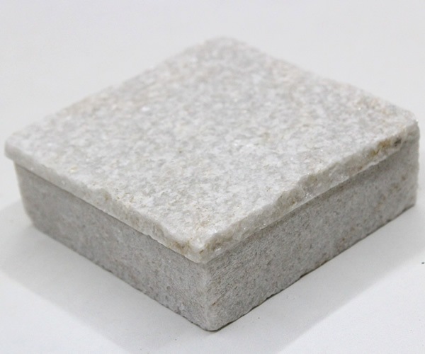 ピンコロ ナチュラルホワイト 90×90×20～30mm クレート販売 1000