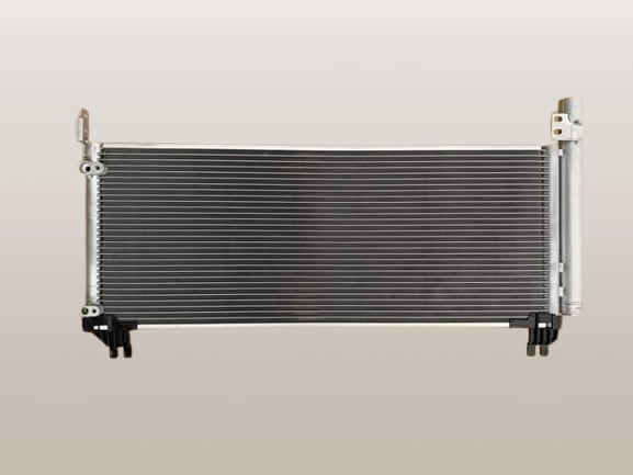 エスクァイア　コンデンサー　ZWR80G　88460-28660　447770-1650　O-リング付　社外新品