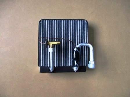 デリカ　エバポレーター　SKF2MM　 MQ905089　エキパン付き商品　社外新品