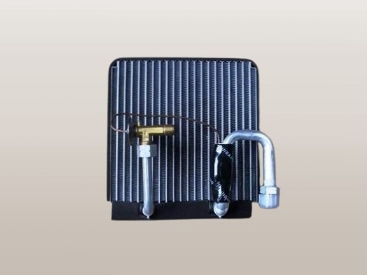 ボンゴ　エバポレーター　SKP2L　SKP2M　SKP2T　SKP2V　S48C-61-J10A　エキパンセット商品　503700-3753　社外新品