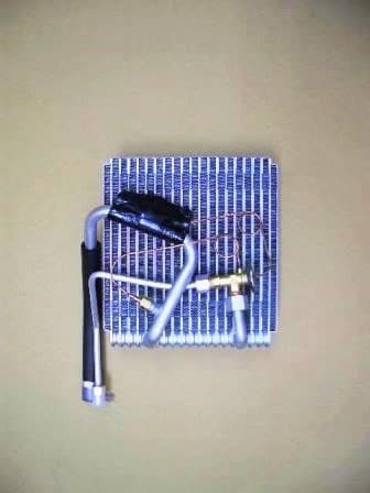 エルフ　エバポレーター　NKR69LAR　8-97262-050-0　エキパンセット　社外新品